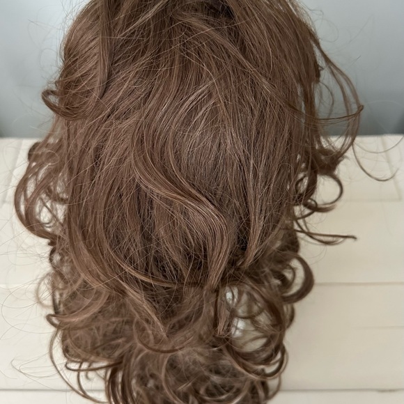 Ladies Women’s Long Curly Brown Brunette Wig - Picture 3 of 6